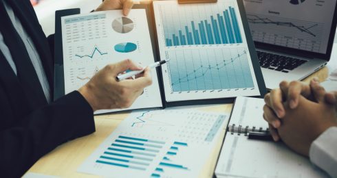 What are the Differences Between a Financial Advisor and a Financial Planner?