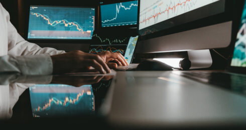 How Hedge Funds Can Diversify Your Portfolio